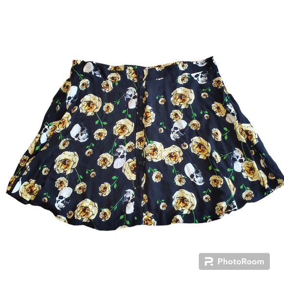 Hot topic midnight hour plus size 3X skull flower skater skirt button down front - Picture 3 of 6